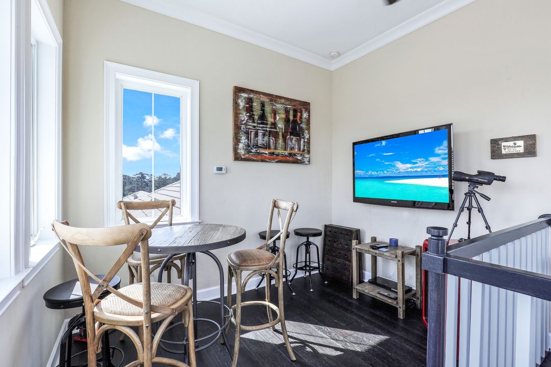 6577 Dominica Dr, Naples, FL 34113