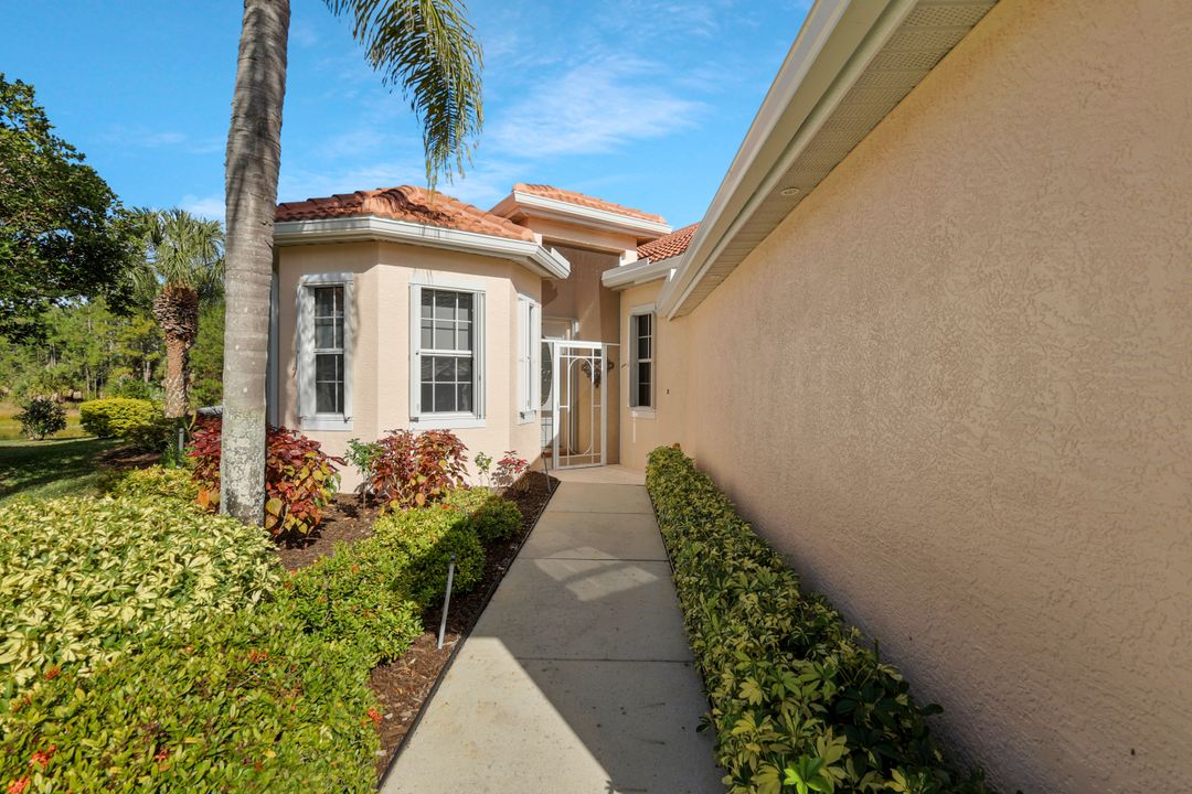 5852 Northridge Dr, Naples, FL 34110