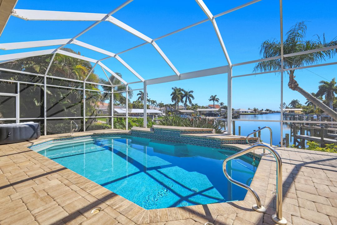 2014 Cape Coral Pkwy W, Cape Coral, FL 33914