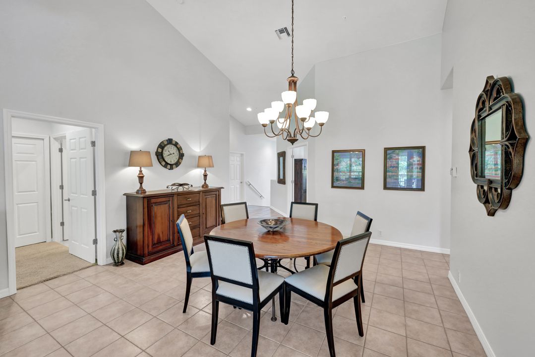 8275 Danbury Blvd #203, Naples, FL 34120