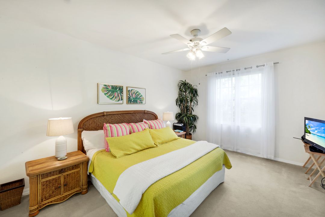 4843 Hampshire Ct #105, Naples, FL 34112