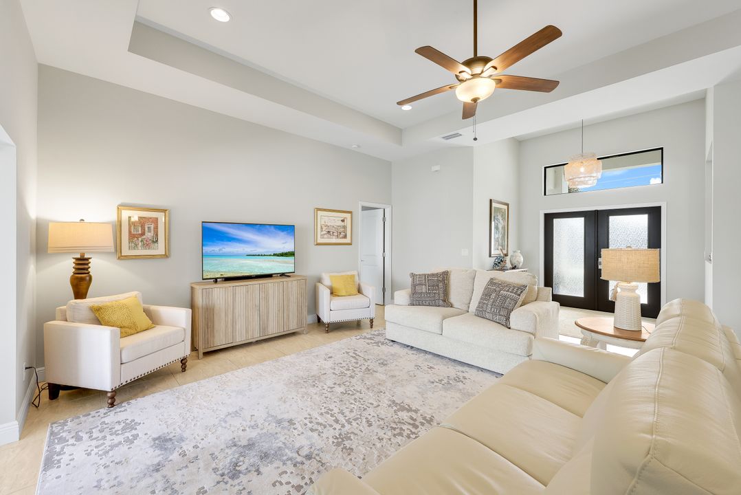 401 NE 19th Pl, Cape Coral, FL 33909