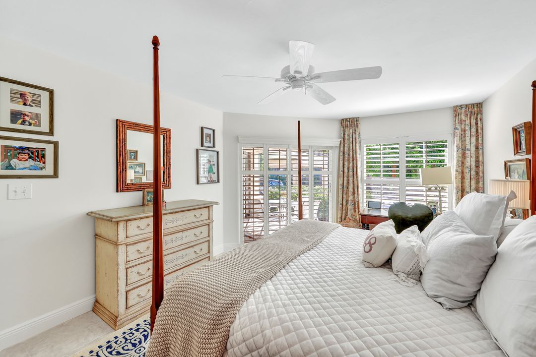 5637 Turtle Bay Dr #17, Naples, FL 34108