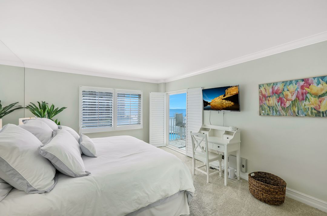 3443 Gulf Shore Blvd N #3044, Naples, FL 34103