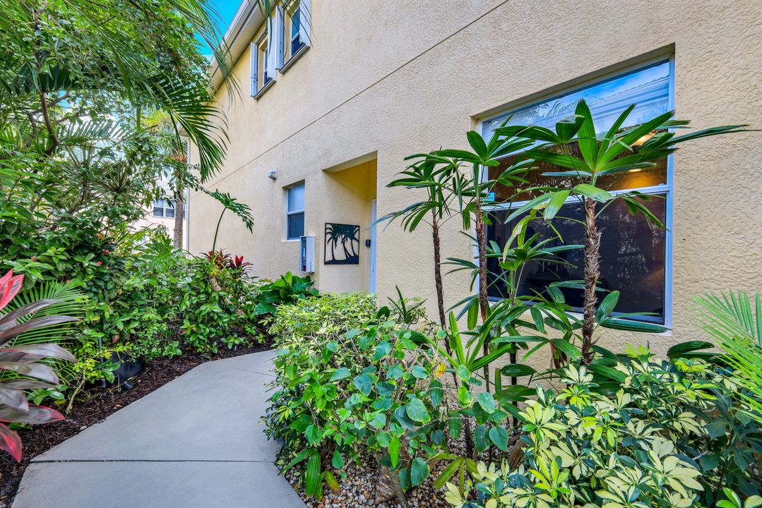 1118 Sweetwater Ln #1301, Naples, FL 34110