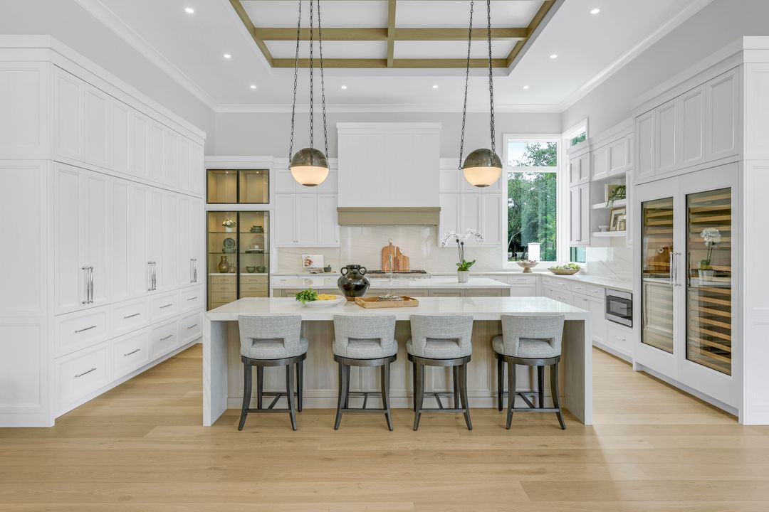 208 Hickory Rd, Naples, FL 34108
