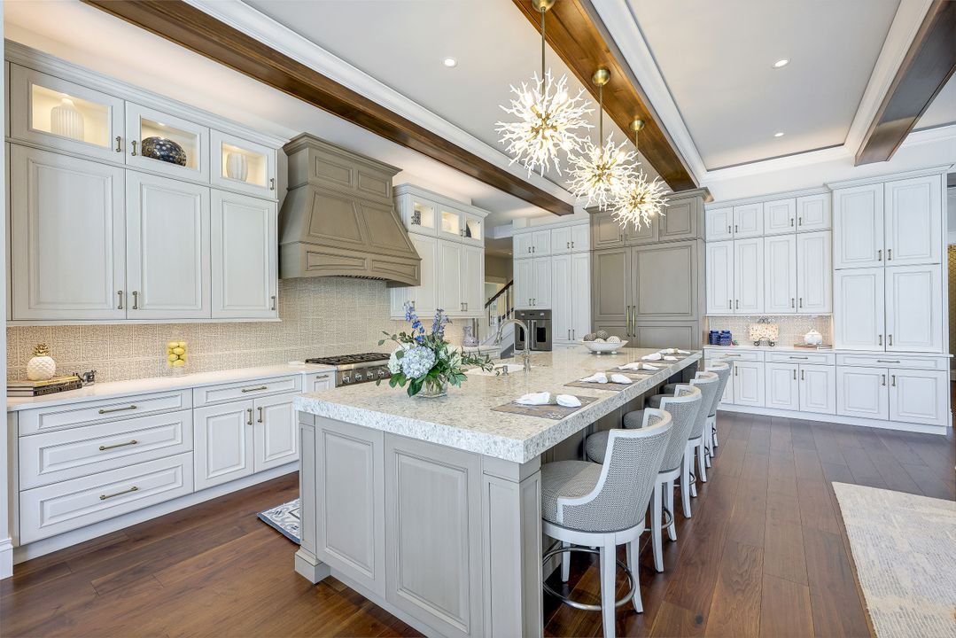 17412 Via Lugano Ct, Miromar Lakes, FL 33913