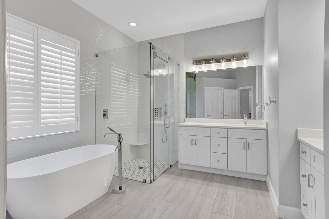 16143 Parque Ln, Naples, FL 34110