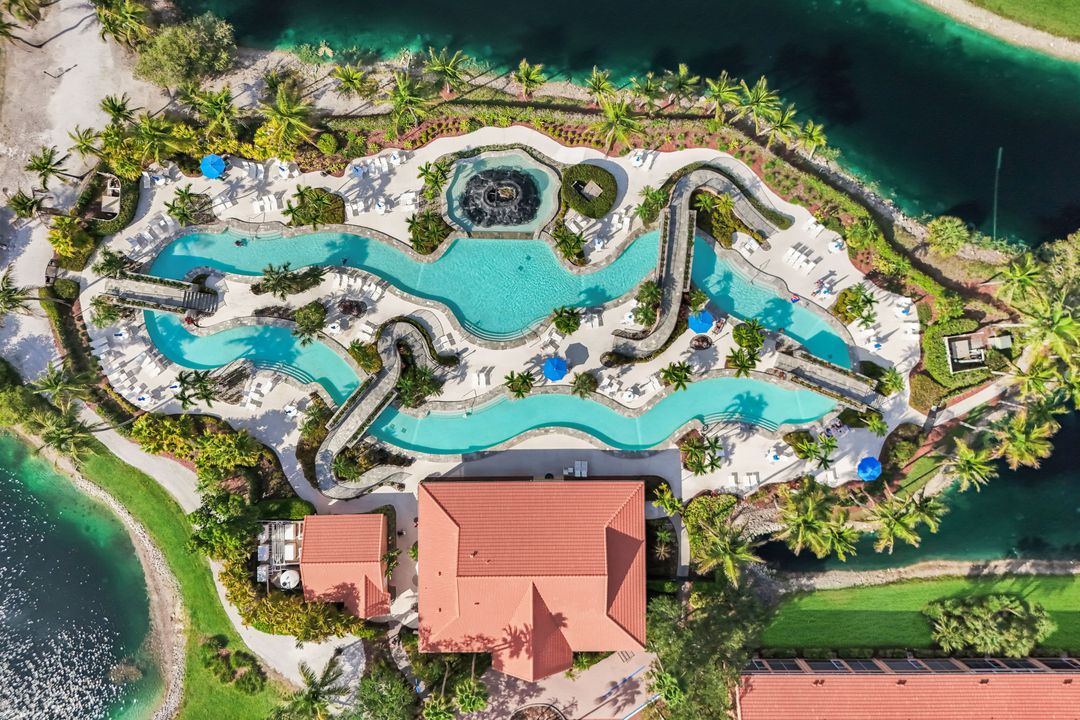 6830 Beach Resort Dr #4, Naples, FL 34114