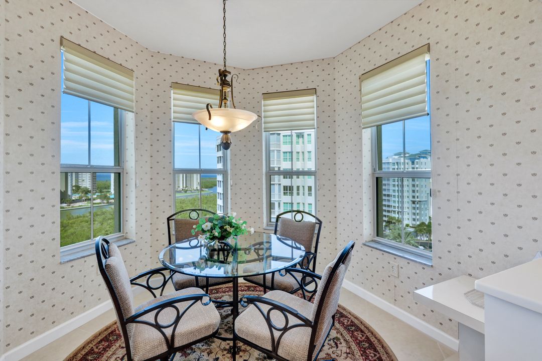 300 Dunes Blvd #1007, Naples, FL 34110