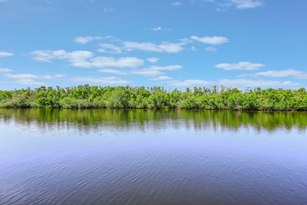 3724 Surfside Blvd, Cape Coral, FL 33914