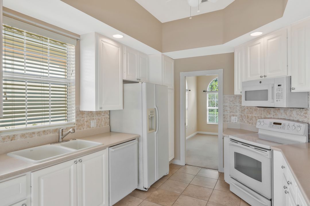 28348 Nautica Ln, Bonita Springs, FL 34135
