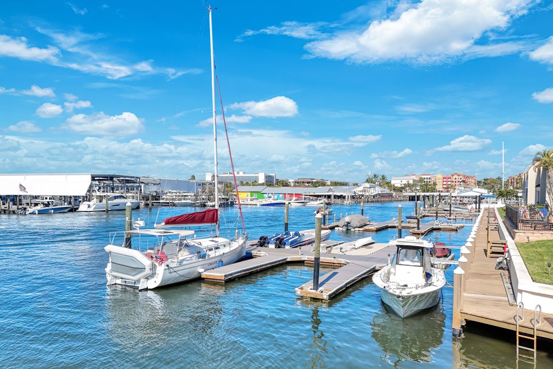 800 River Point Dr #212, Naples, FL 34102