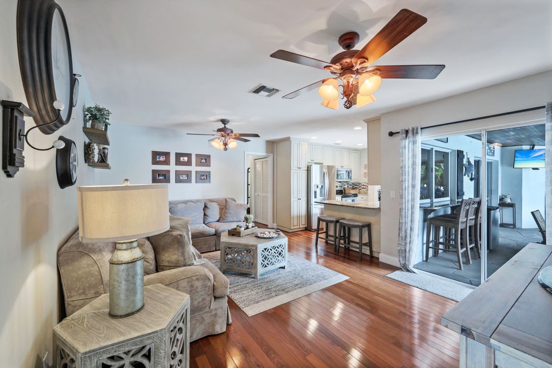 289 Burning Tree Dr, Naples, FL 34105