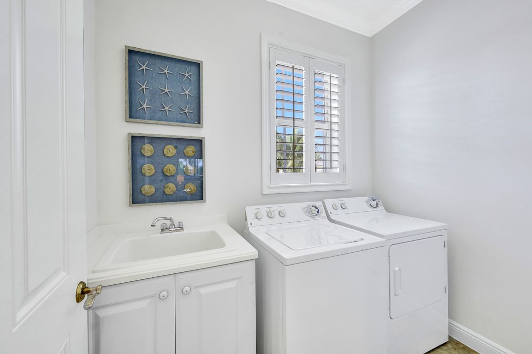 9235 Tesoro Ln #4-202, Naples, FL 34114