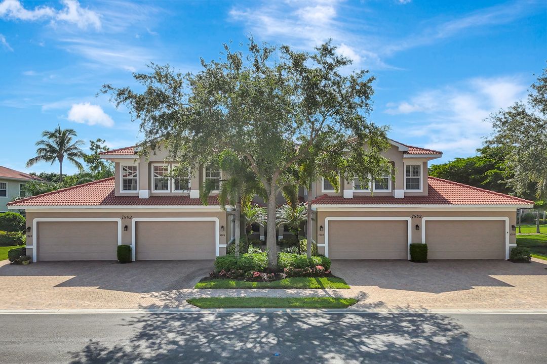7842 Hawthorne Dr #1703, Naples, FL 34113