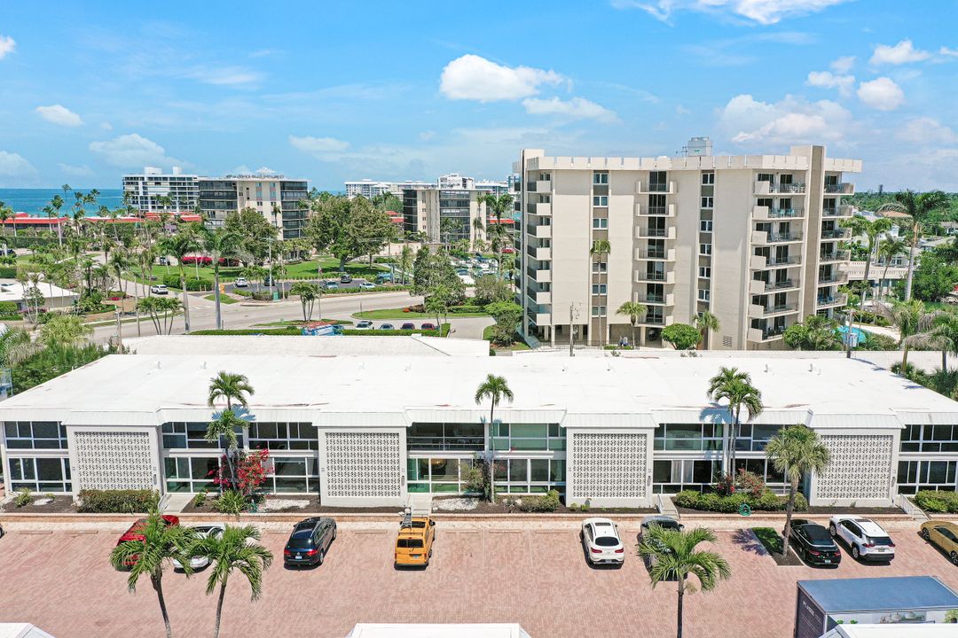 2100 Gulf Shore Blvd N #215, Naples, FL 34102
