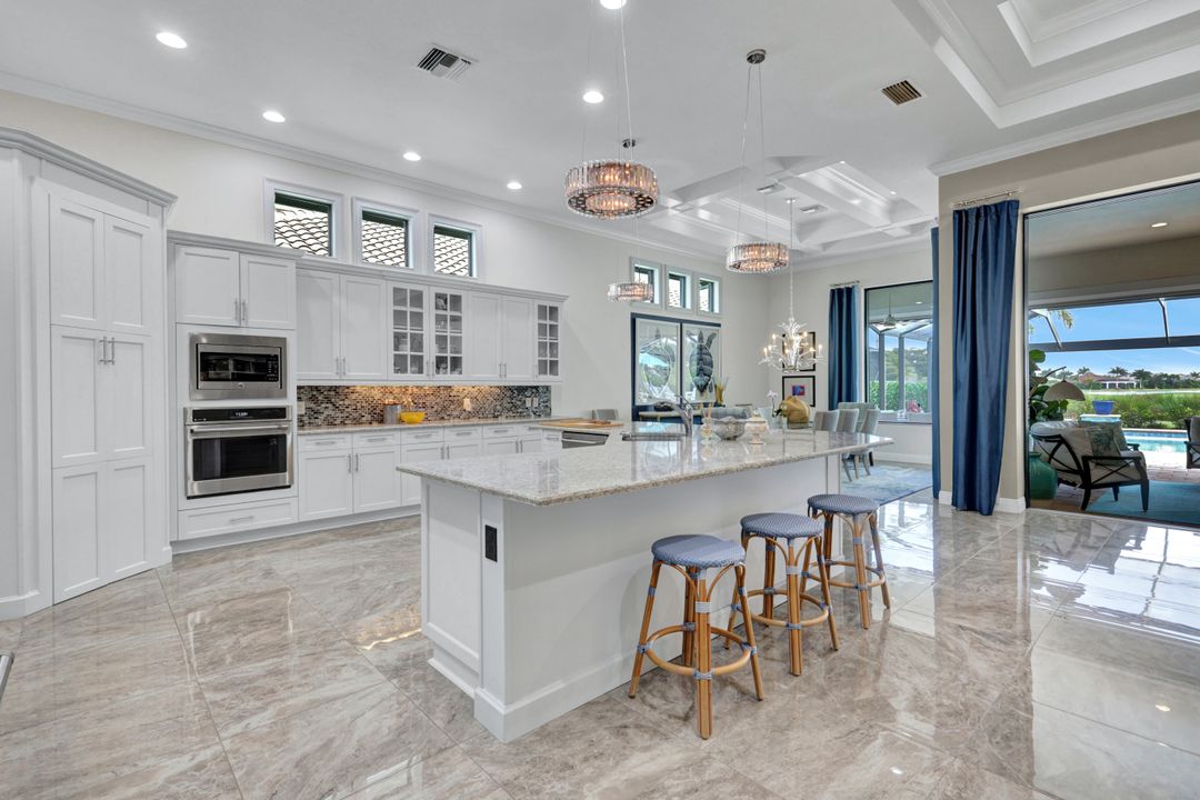 12646 Dundee Ln, Naples, FL 34120