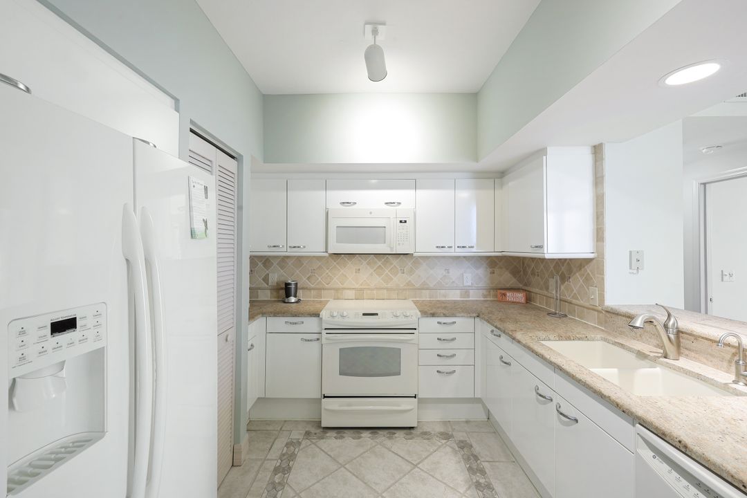 980 Cape Marco Dr #1106, Marco Island, FL 34145