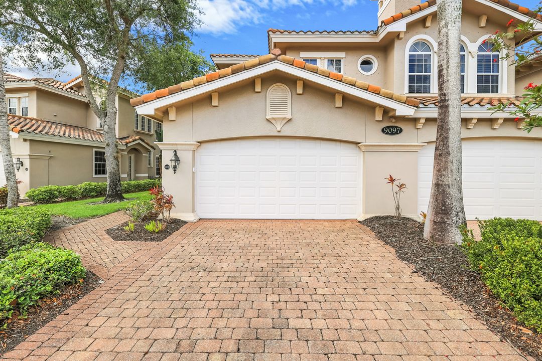 9097 Cherry Oaks Tr #201, Naples, FL 34114