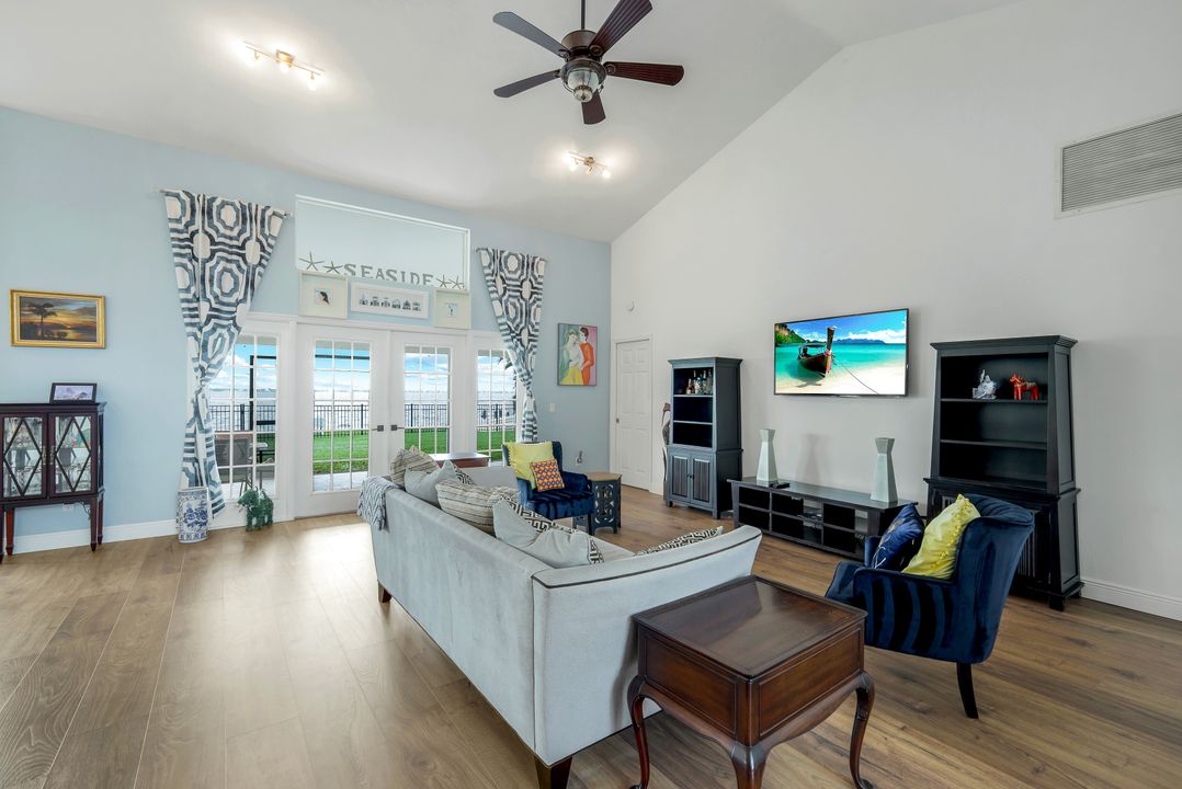 2250 SE 28th St, Cape Coral, FL 33904