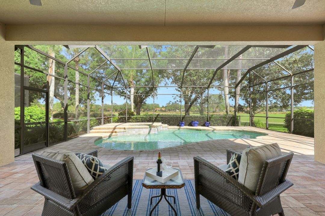910 Villa Florenza Dr, Naples, FL 34119