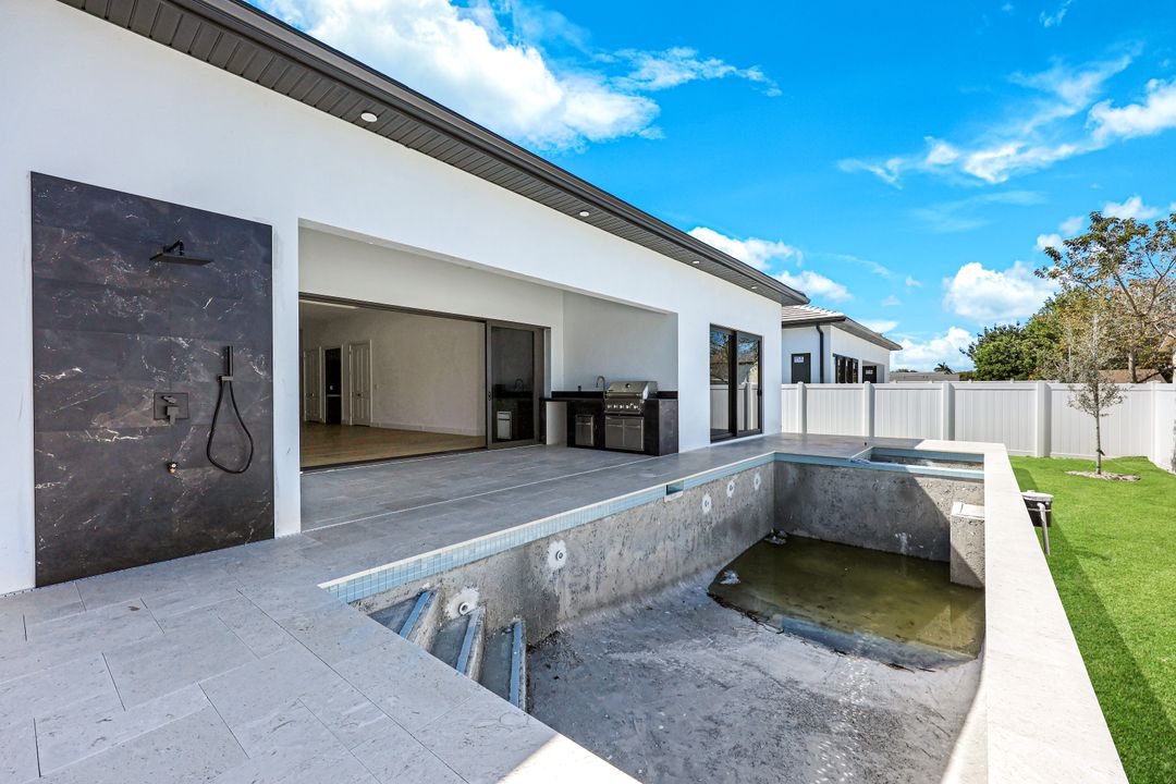 1381 Trail Terrace Dr, Naples, FL 34103