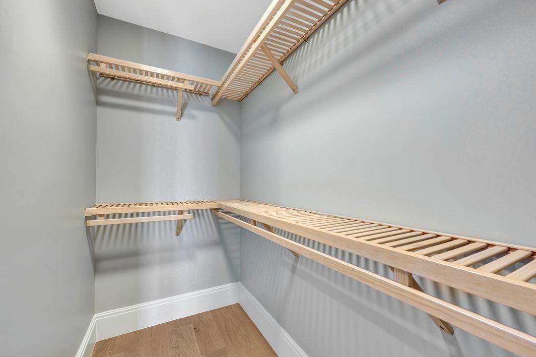 1130 3rd Ave S #512, Naples, FL 34102