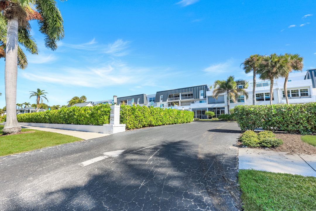 4200 Belair Ln #316, Naples, FL 34103