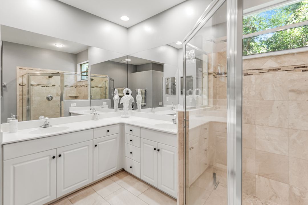 8267 Parkstone Pl #201, Naples, FL 34120