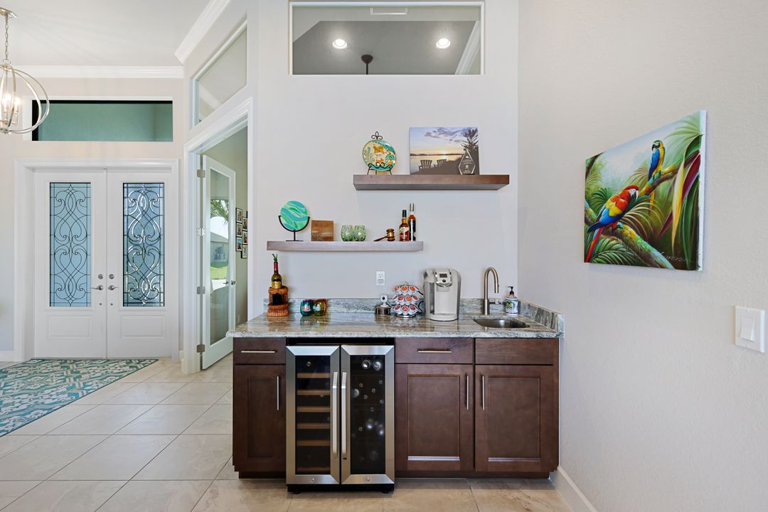 4612 NW 33rd Terrace, Cape Coral, FL 33993