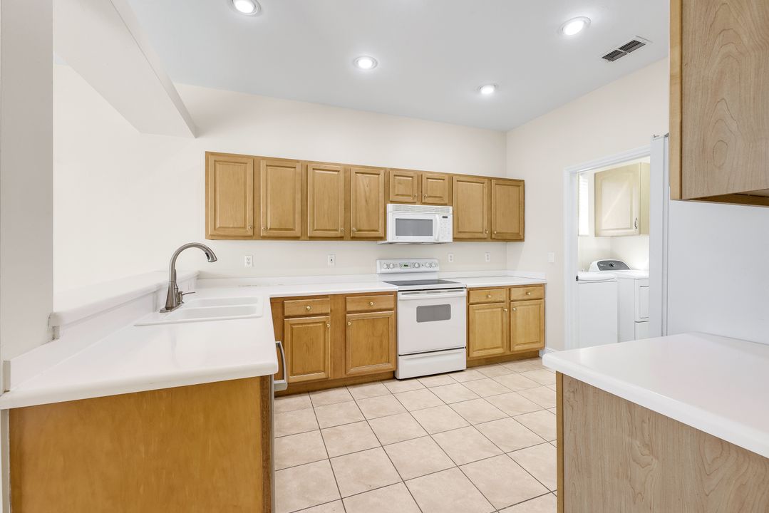 9214 Palm Island Cir, NO FORT MYERS, FL 33903