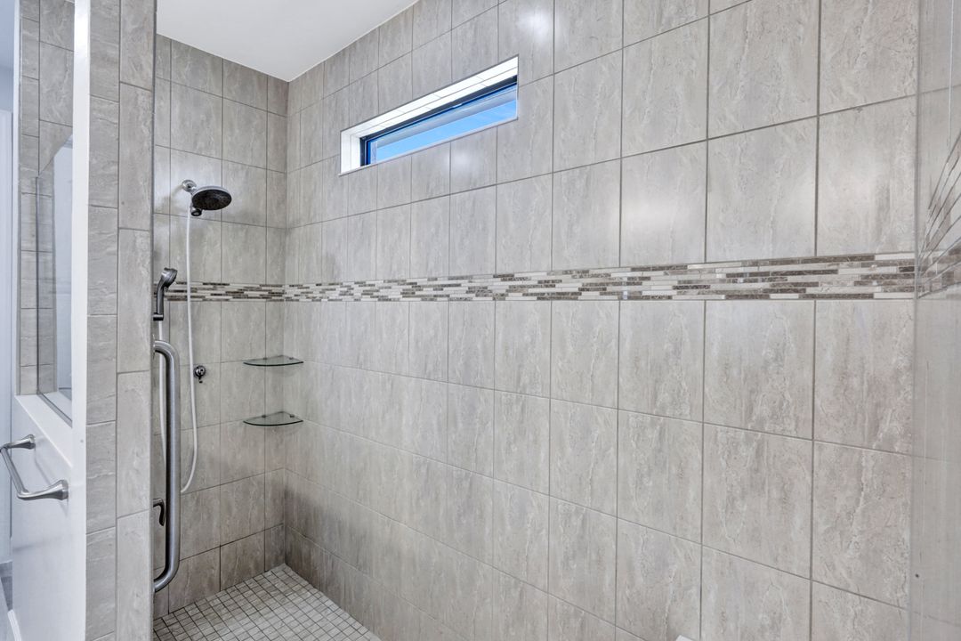 7460 Blackberry Dr, Naples, FL 34114