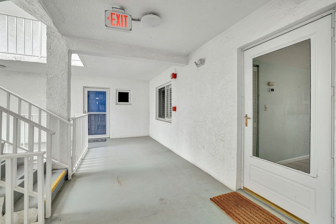 710 W Elkcam Cir #204, Marco Island, FL 34145