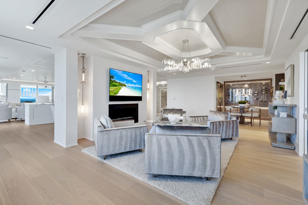 6897 Grenadier Blvd #601, Naples, FL 34108