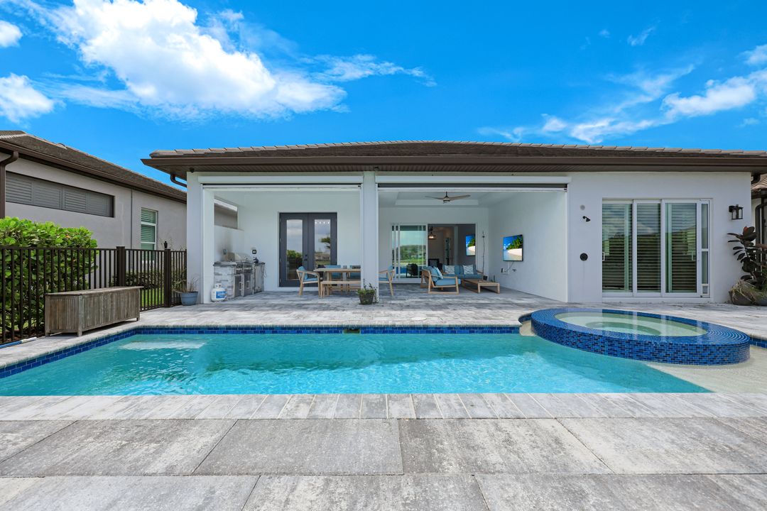 3697 Sapphire Cv Cir, Naples, FL 34114