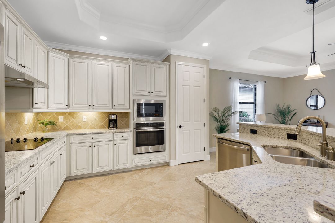 17450 Galway Run, Bonita Springs, FL 34135