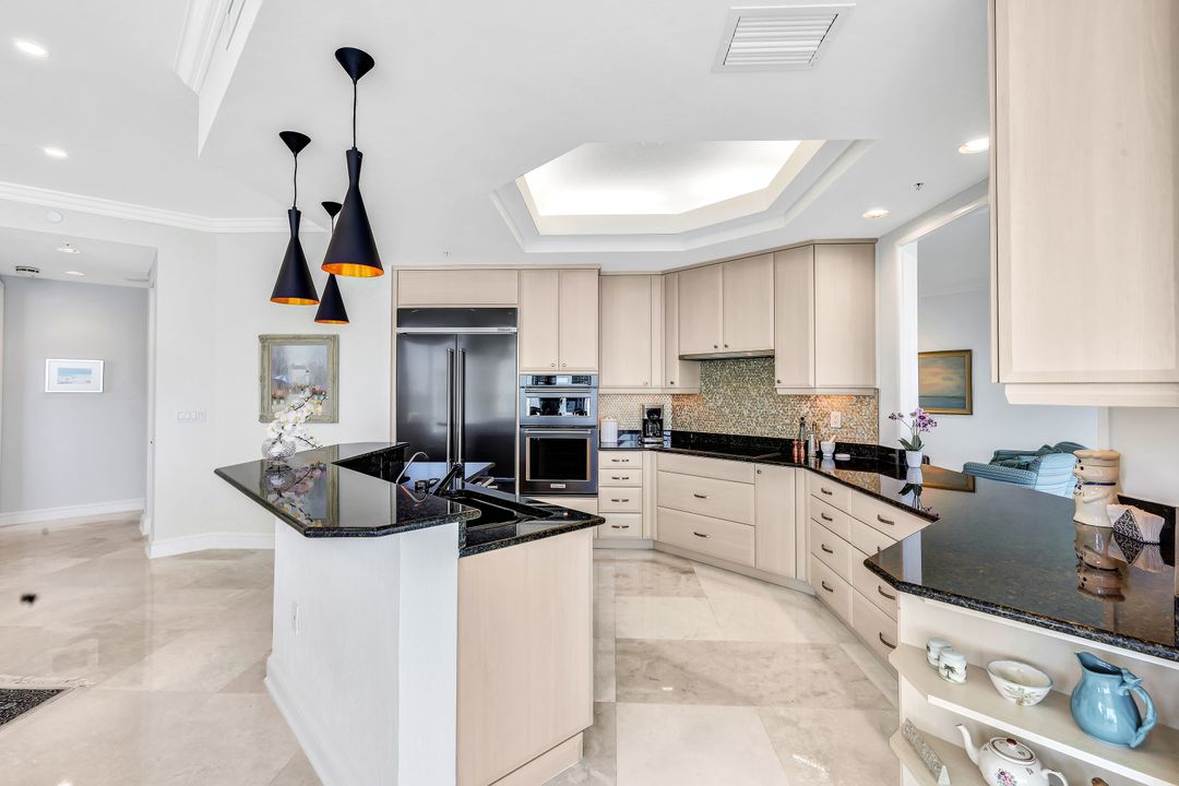 4151 Gulf Shore Blvd N #1604, Naples, FL 34103