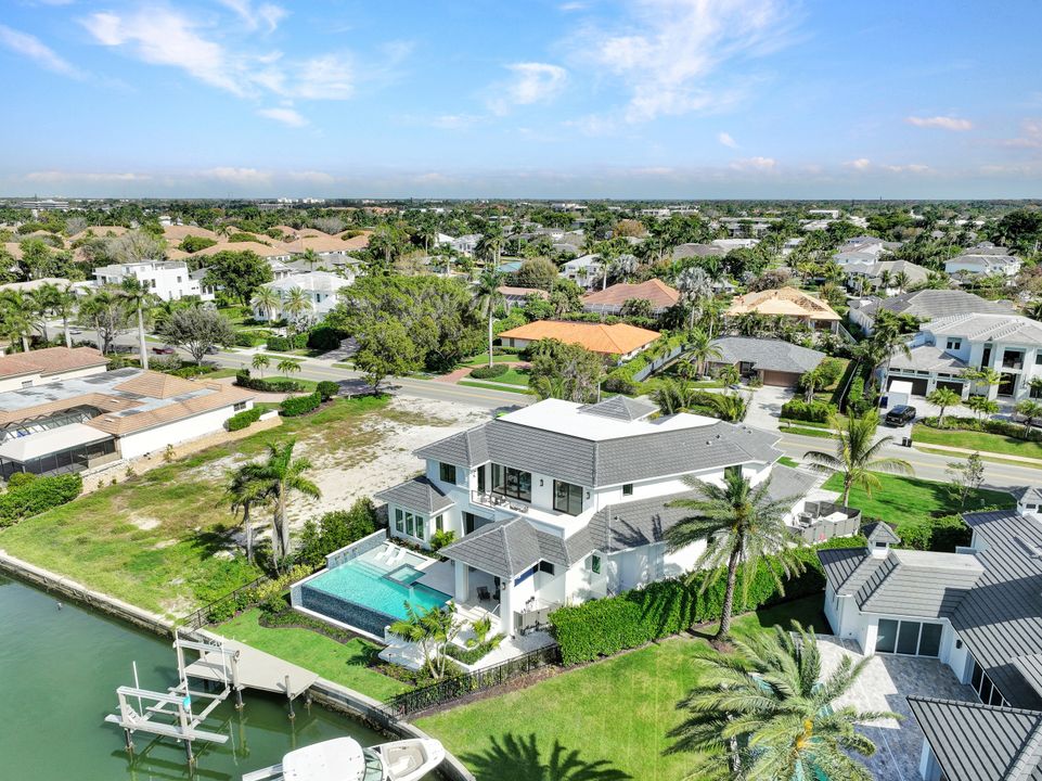 3637 Crayton Rd, Naples, FL 34103