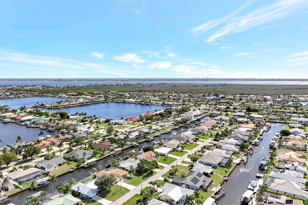 5301 SW 8th Pl, Cape Coral, FL 33914