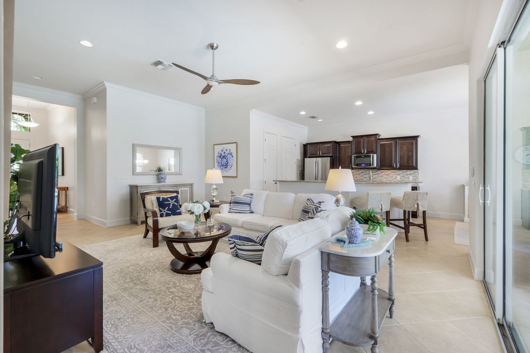 9578 Coquina Cir, Naples, FL 34120