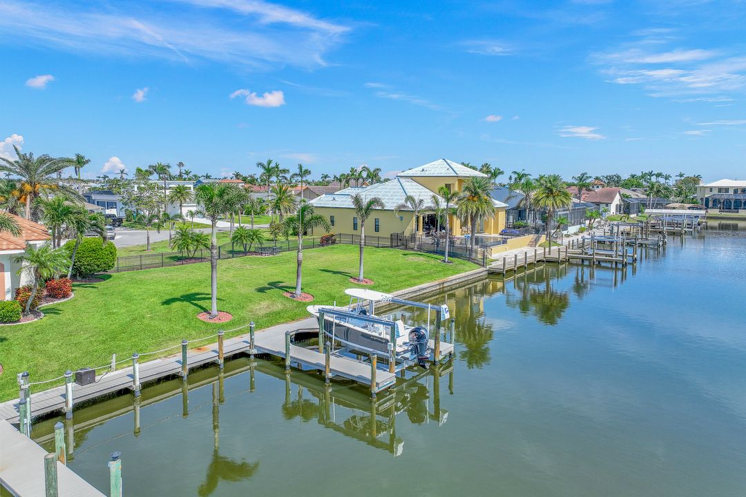 5227 SW 5th Pl, Cape Coral, FL 33914