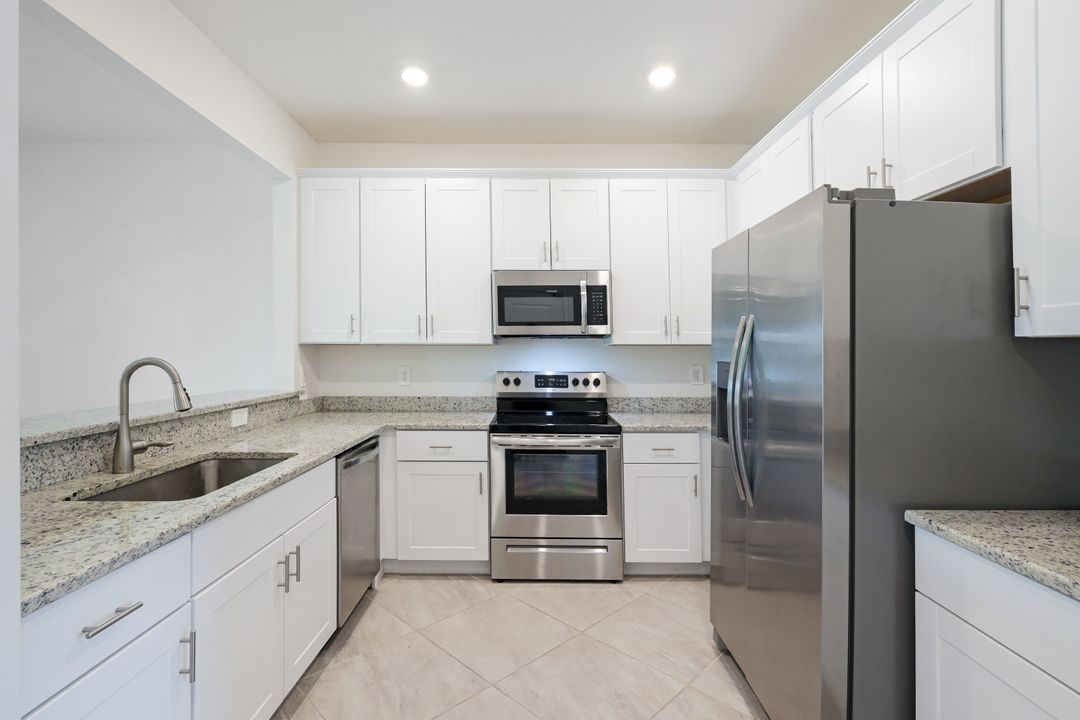 14207 Pine Lodge Ln, Fort Myers, FL 33913