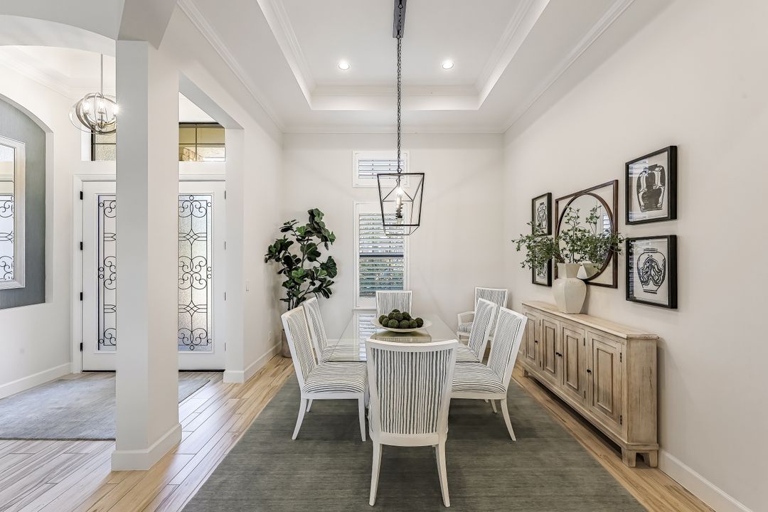 9071 Sorreno Ct, Naples, FL 34119