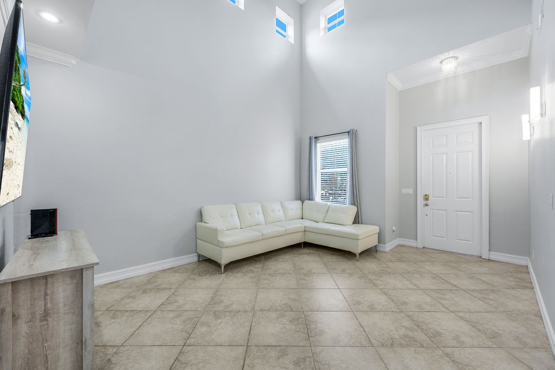 10253 S Silver Palm Dr, Estero, FL 33928