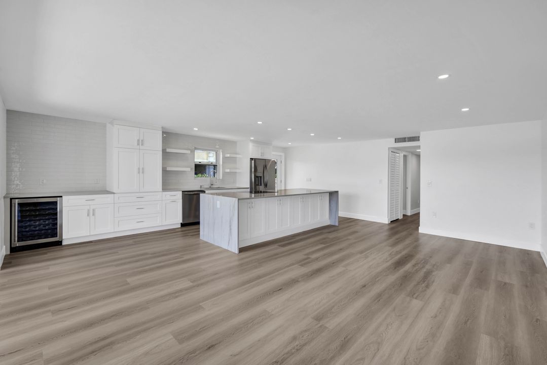 1910 Gulf Shore Blvd N, Naples, FL 34102