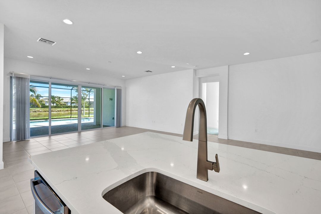 12261 Windamere Trl, Naples, FL 34120