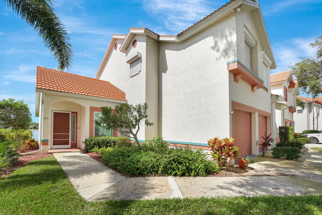 613 Windsor Sq #101, Naples, FL 34104