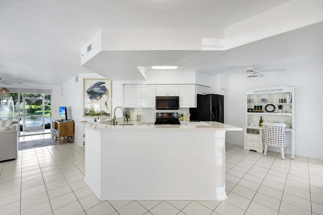 5045 Cedar Springs Dr #101, Naples, FL 34110