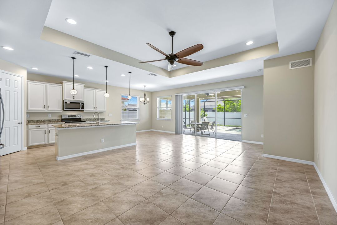 2971 Sunset Pointe Cir, Cape Coral, FL 33914